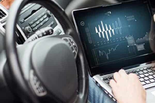 Komp'yuternaya diagnostika i remont elektricheskikh i elektronnykh sistem foto
