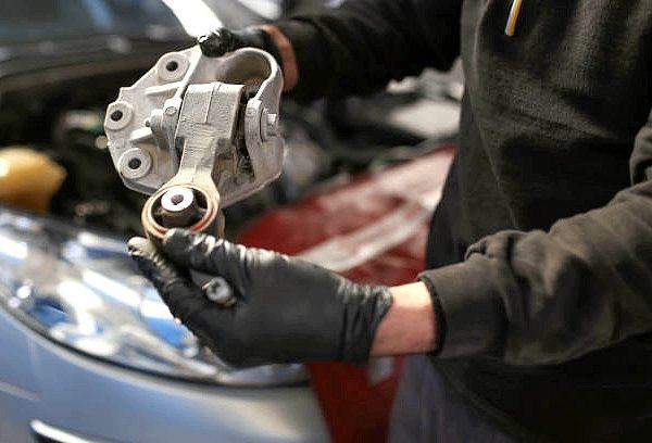 engine mount replacement